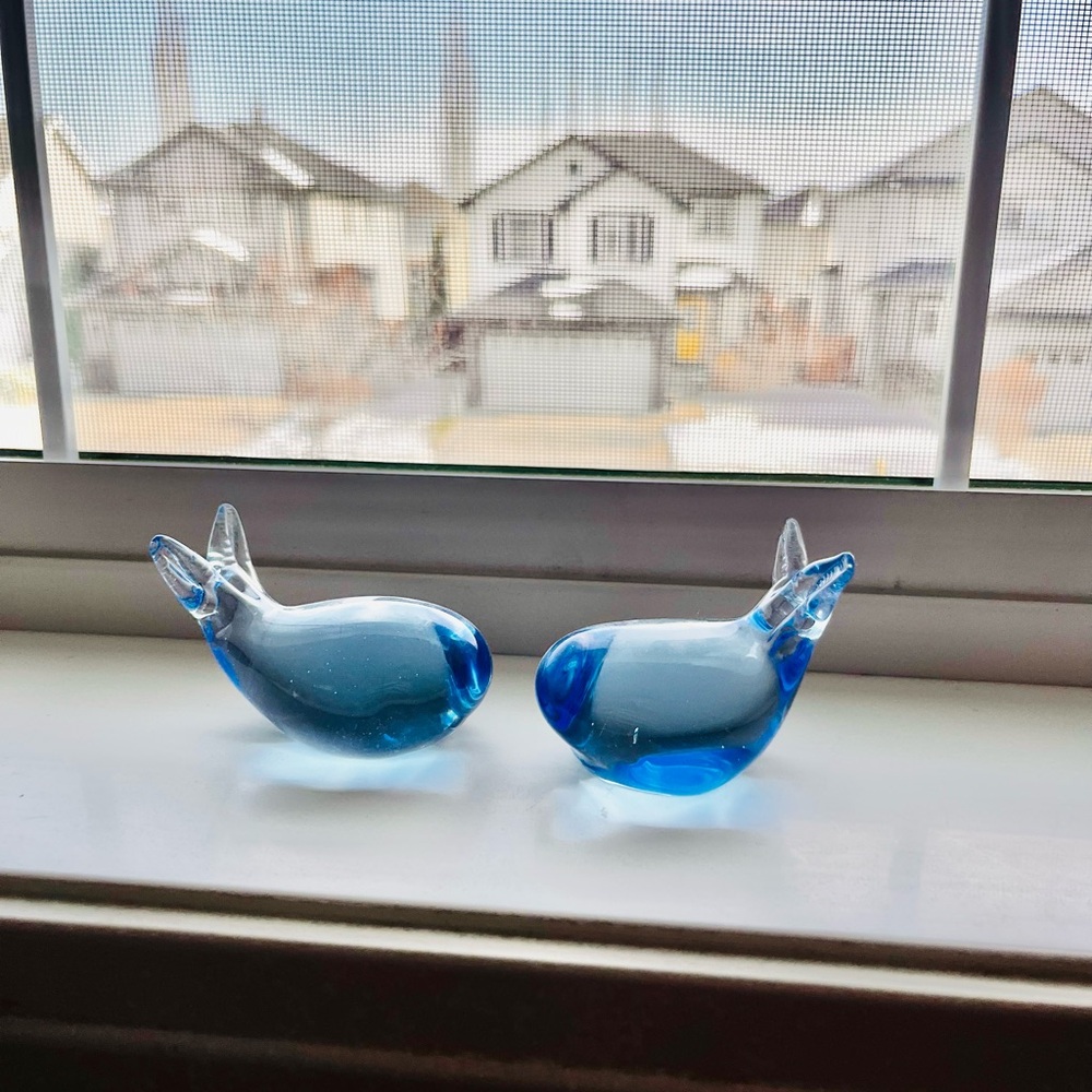 3/$20 🔥 Whale Handblow Glass paperweight